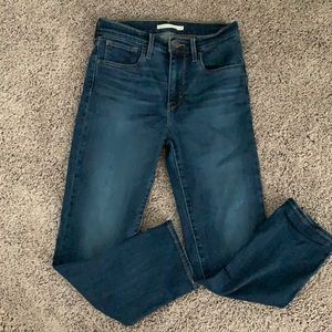 levi’s 724 high rise straight leg crop